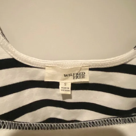 Top - Picture 2 of 2